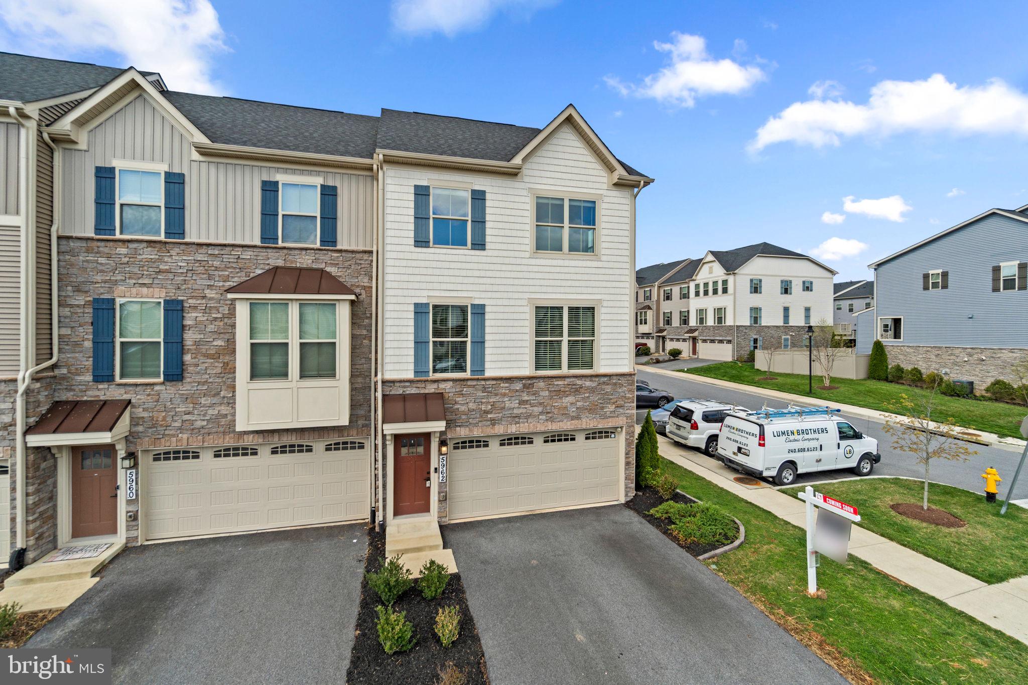 LAKE LINGANORE EAGLEHEAD - Residential