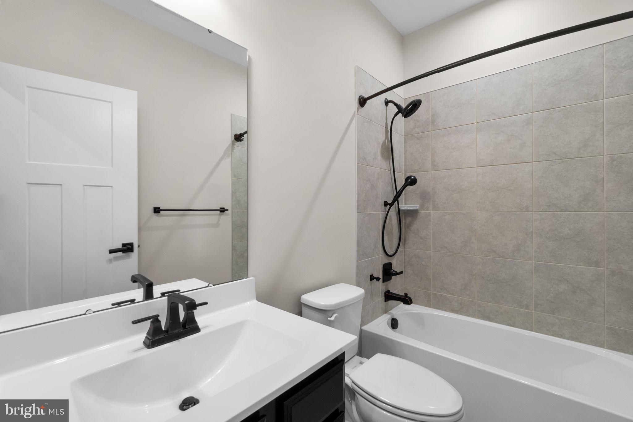 LAKE LINGANORE EAGLEHEAD - Residential