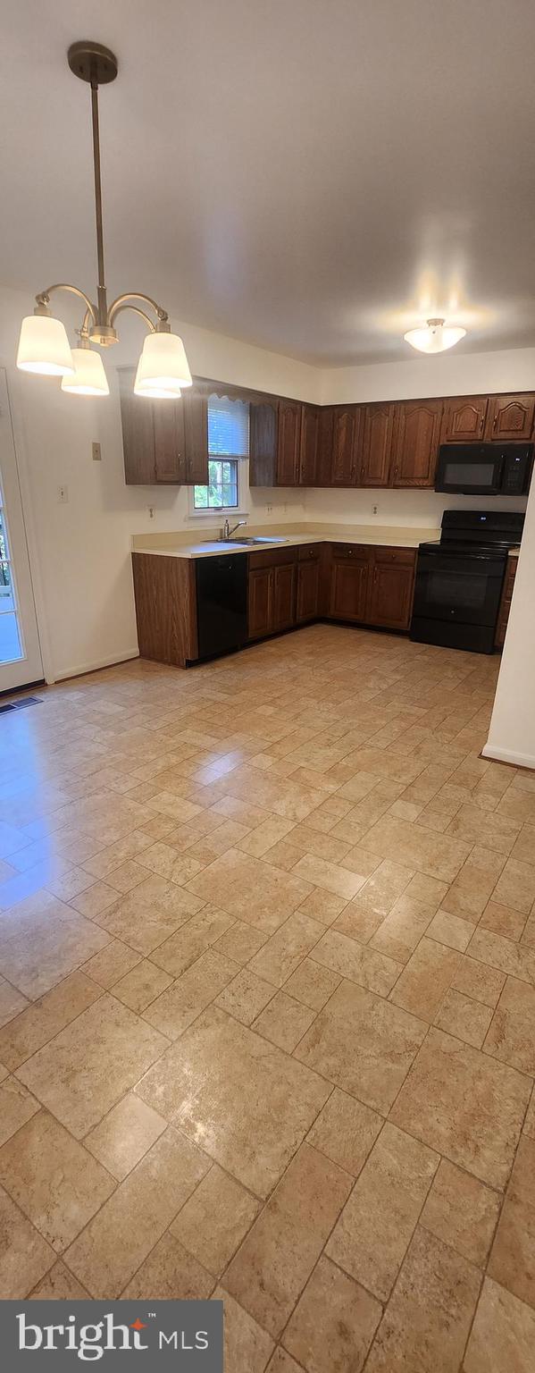 LAKE RIDGE - SPRINGWOODS - Residential Lease