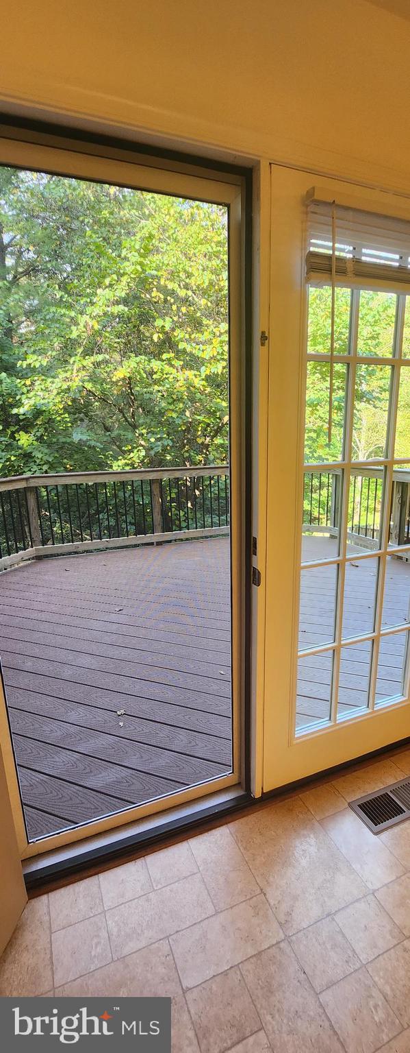 LAKE RIDGE - SPRINGWOODS - Residential Lease