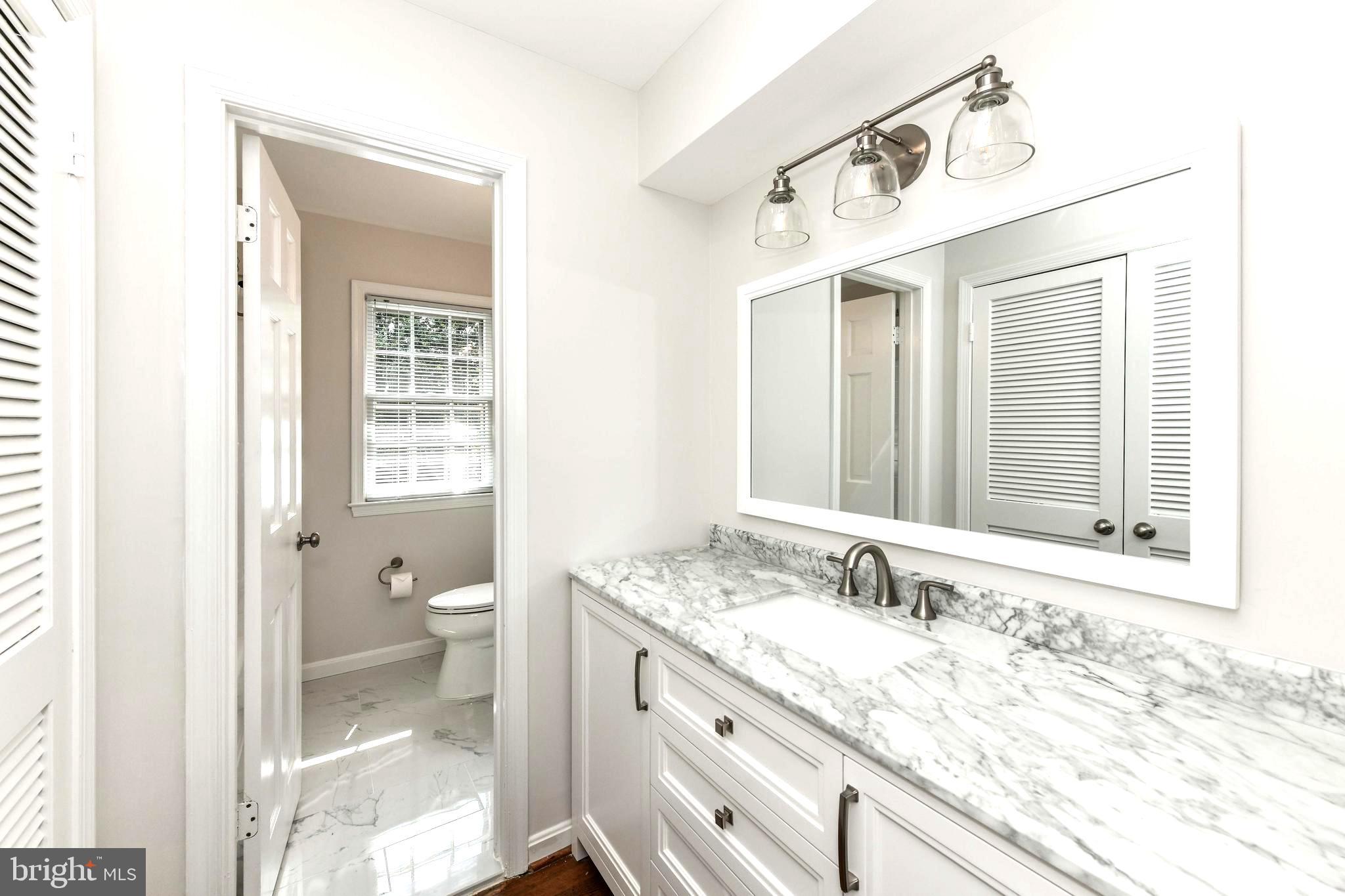 COUNTRY CLUB MANOR - Residential