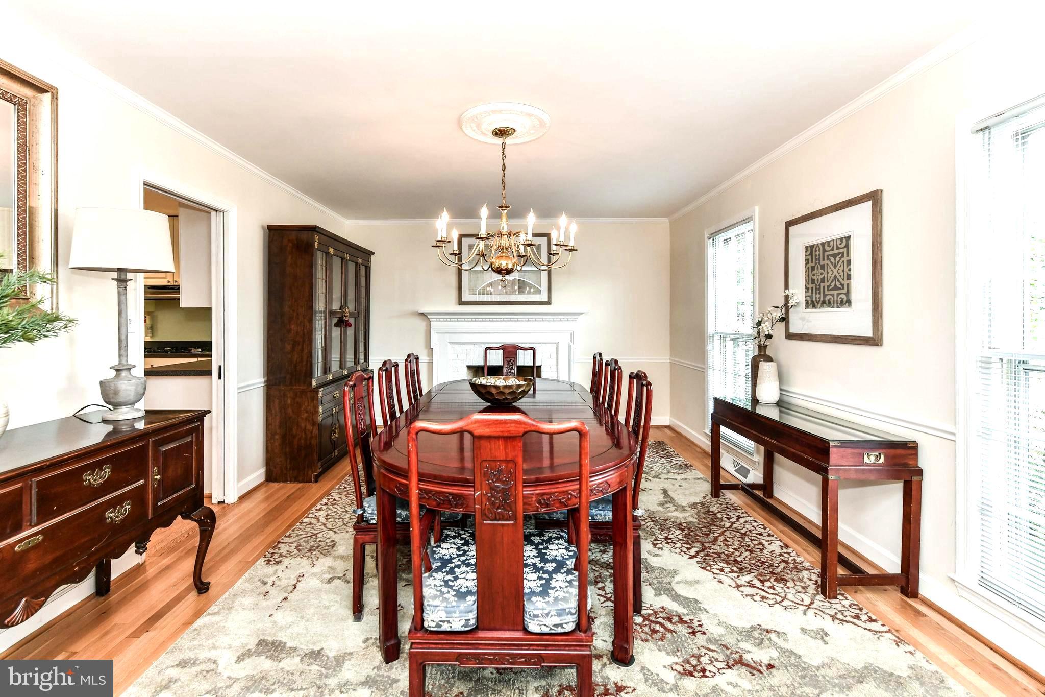 COUNTRY CLUB MANOR - Residential