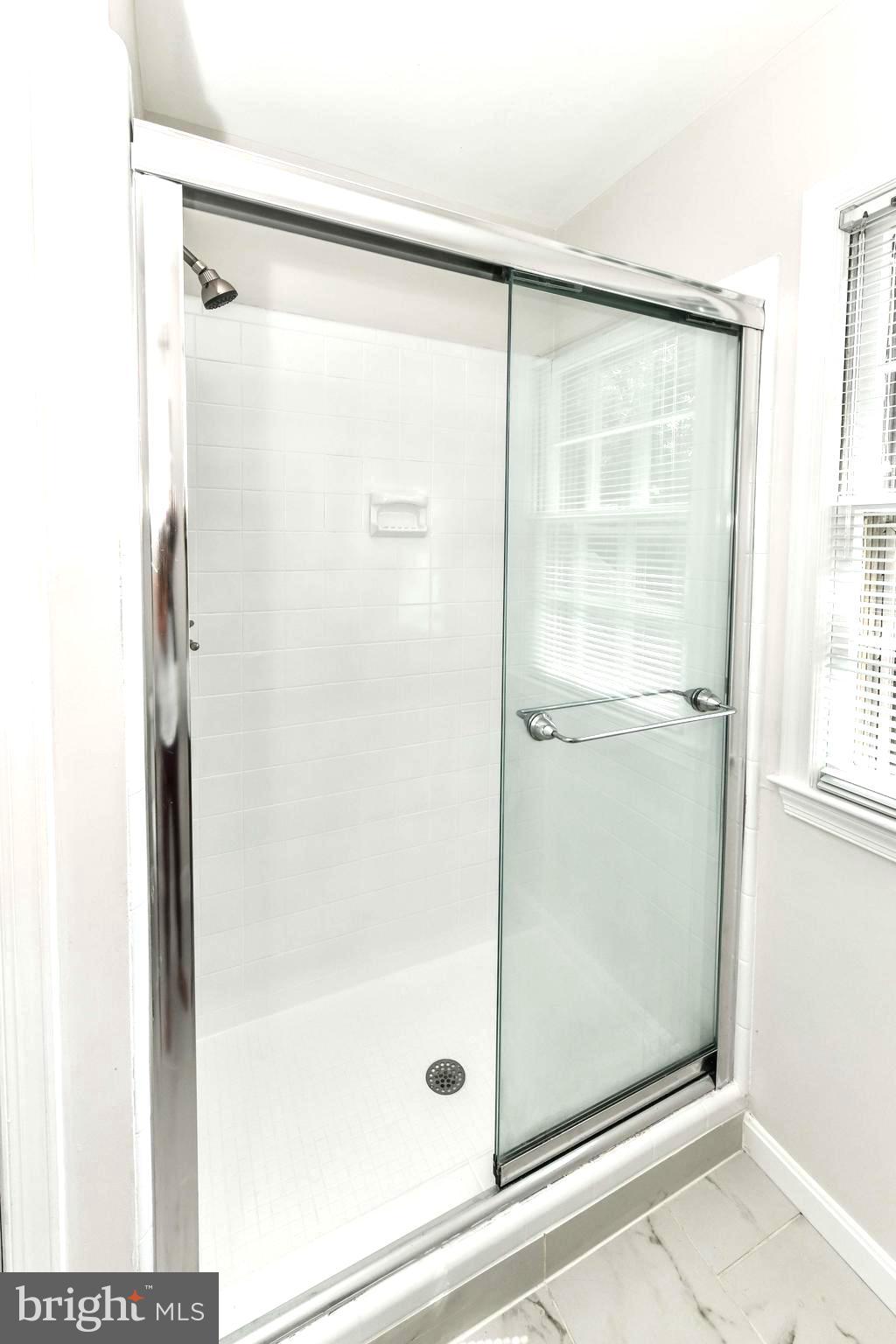 COUNTRY CLUB MANOR - Residential