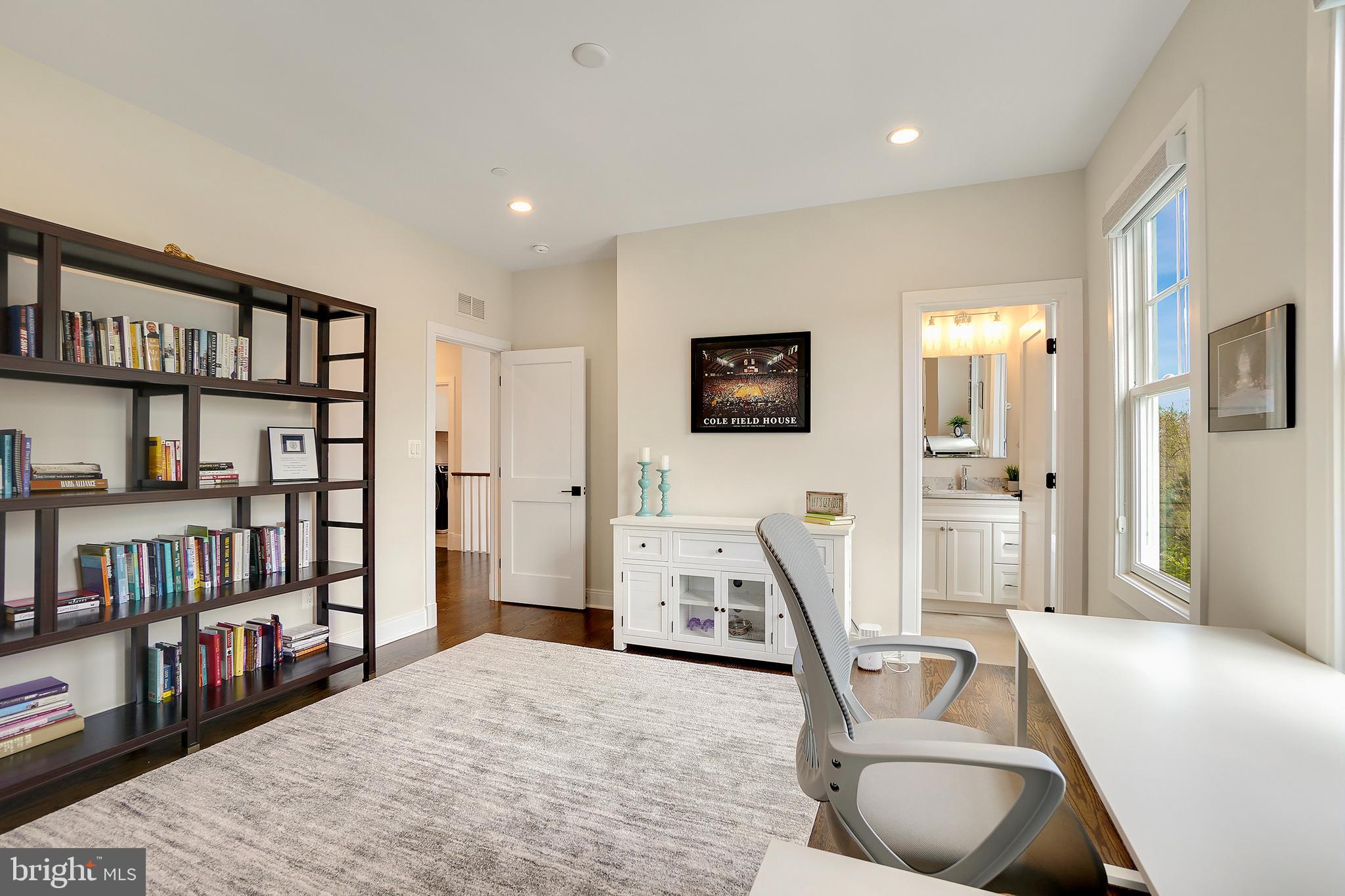 LONE OAK - Residential