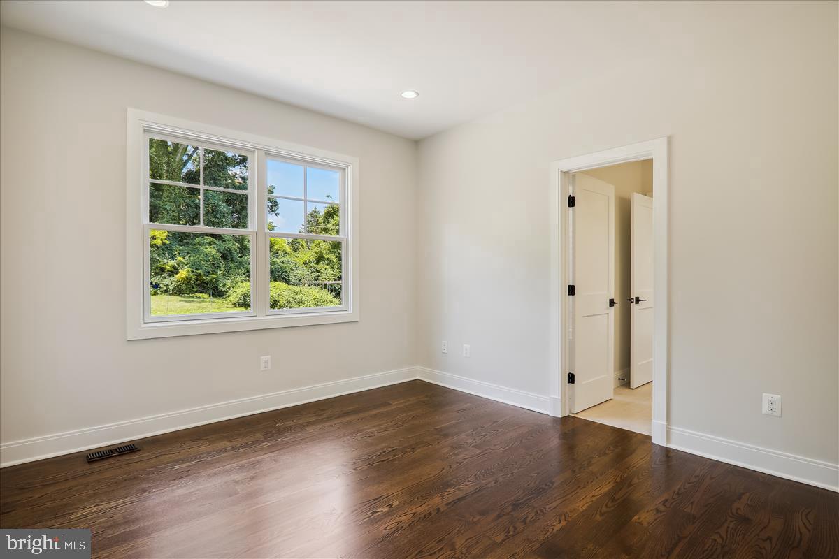 LONE OAK - Residential