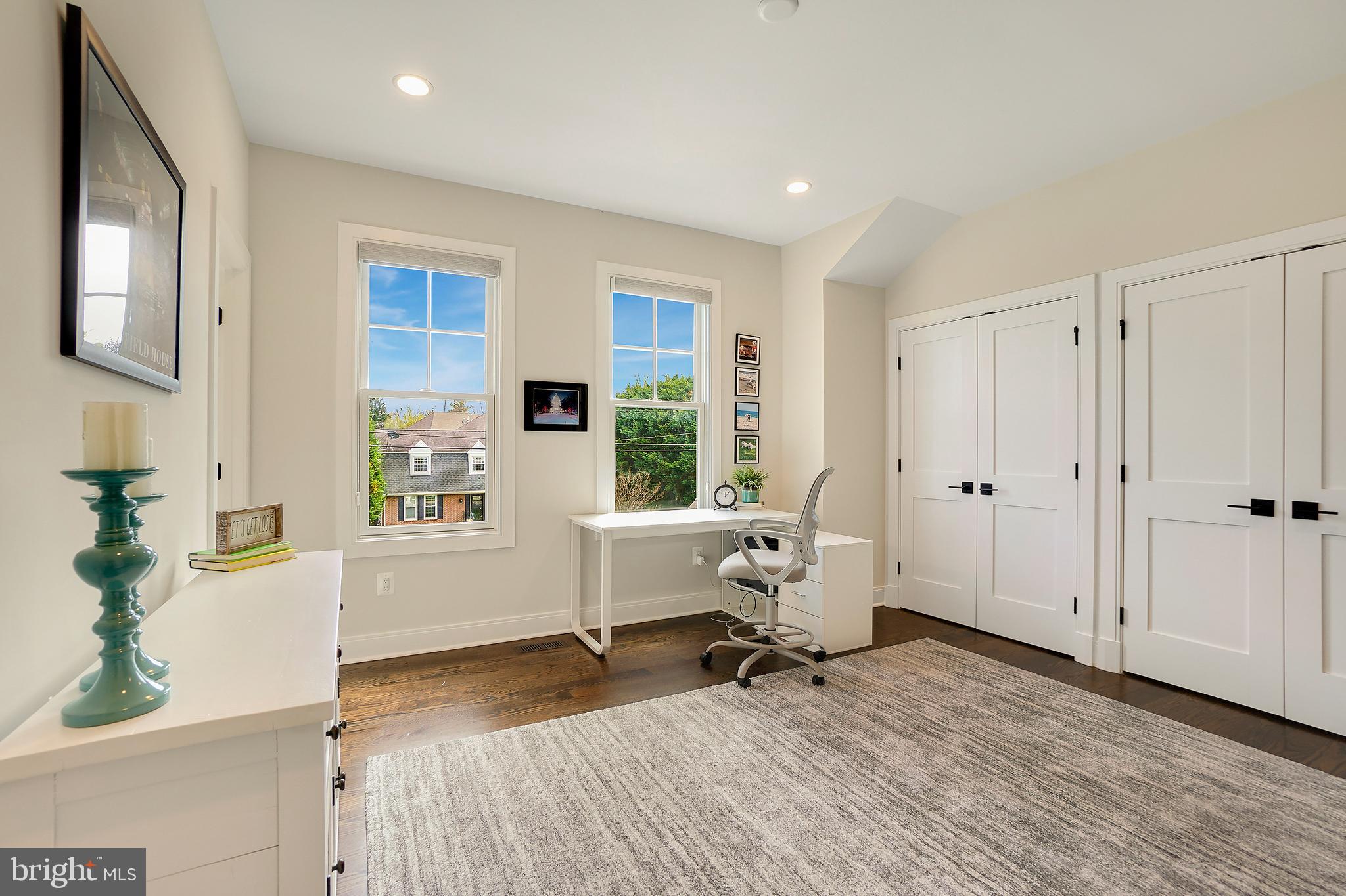 LONE OAK - Residential