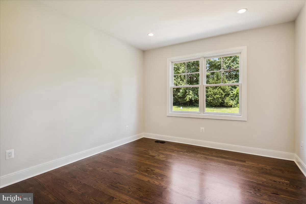 LONE OAK - Residential