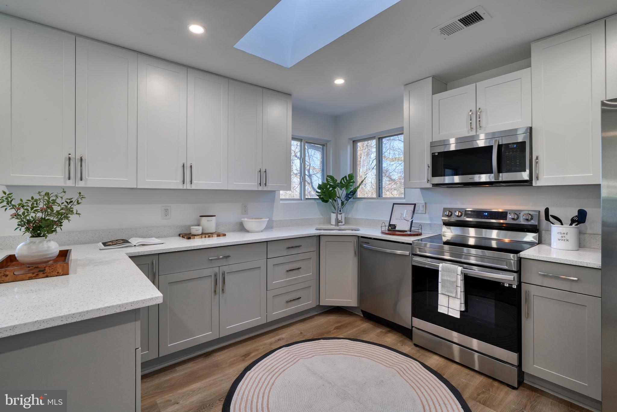 FORT WASHINGTON - Residential