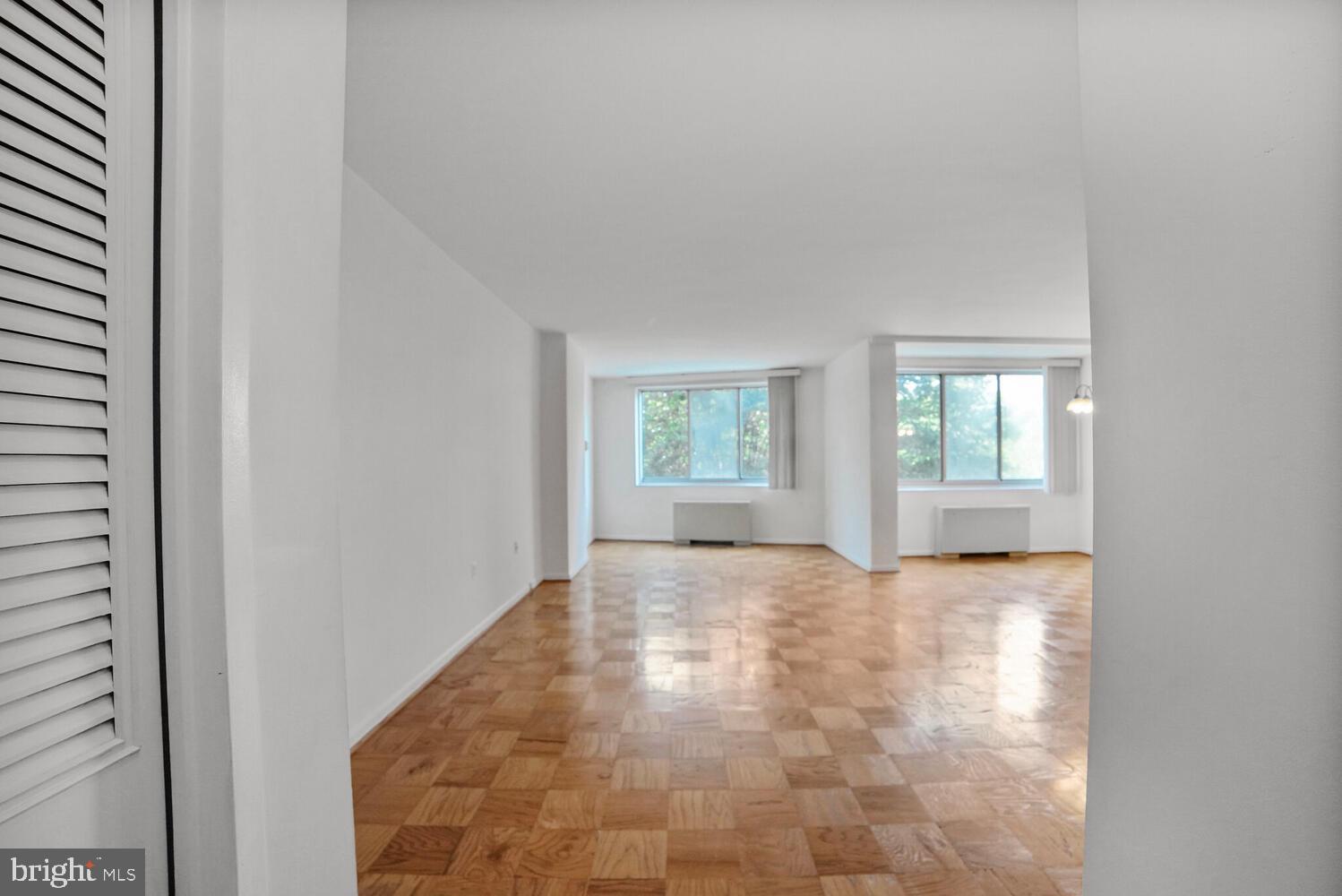 10401 GROSVENOR PLACE 116