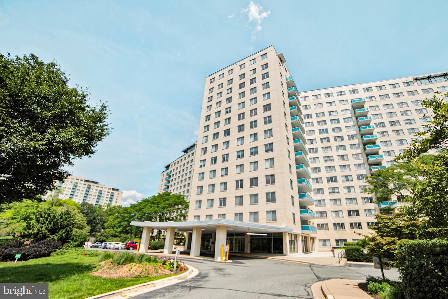 10401 GROSVENOR PLACE 116