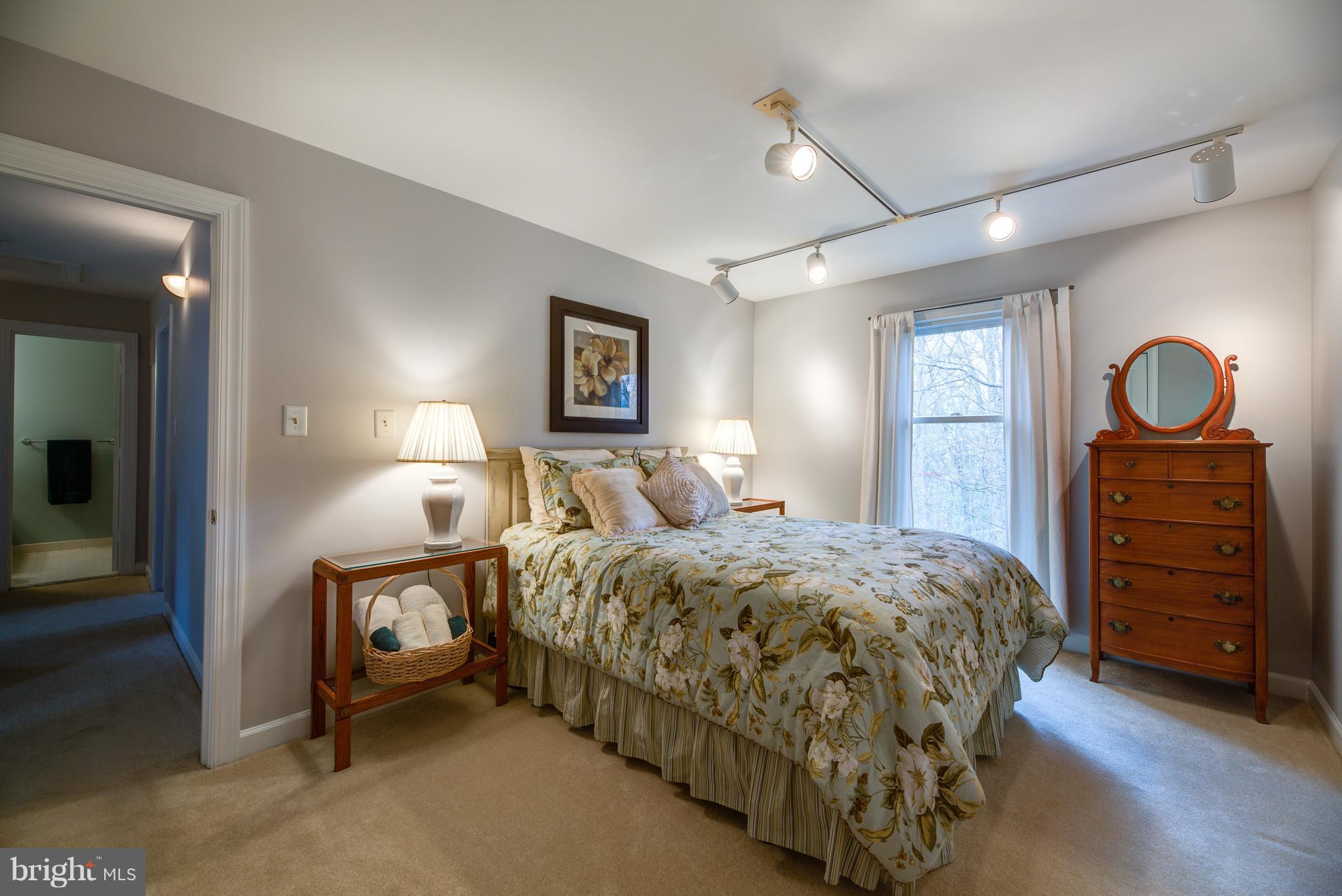 SHAKER WOODS - Residential