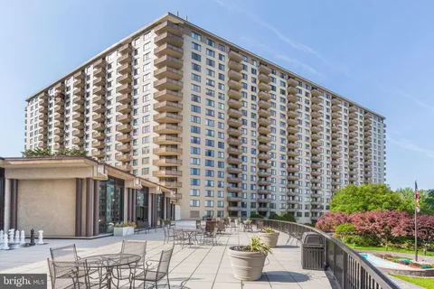 5225 Pooks Hill Road Unit 204N, Bethesda, MD 20814 - MLS#: MDMC2177846