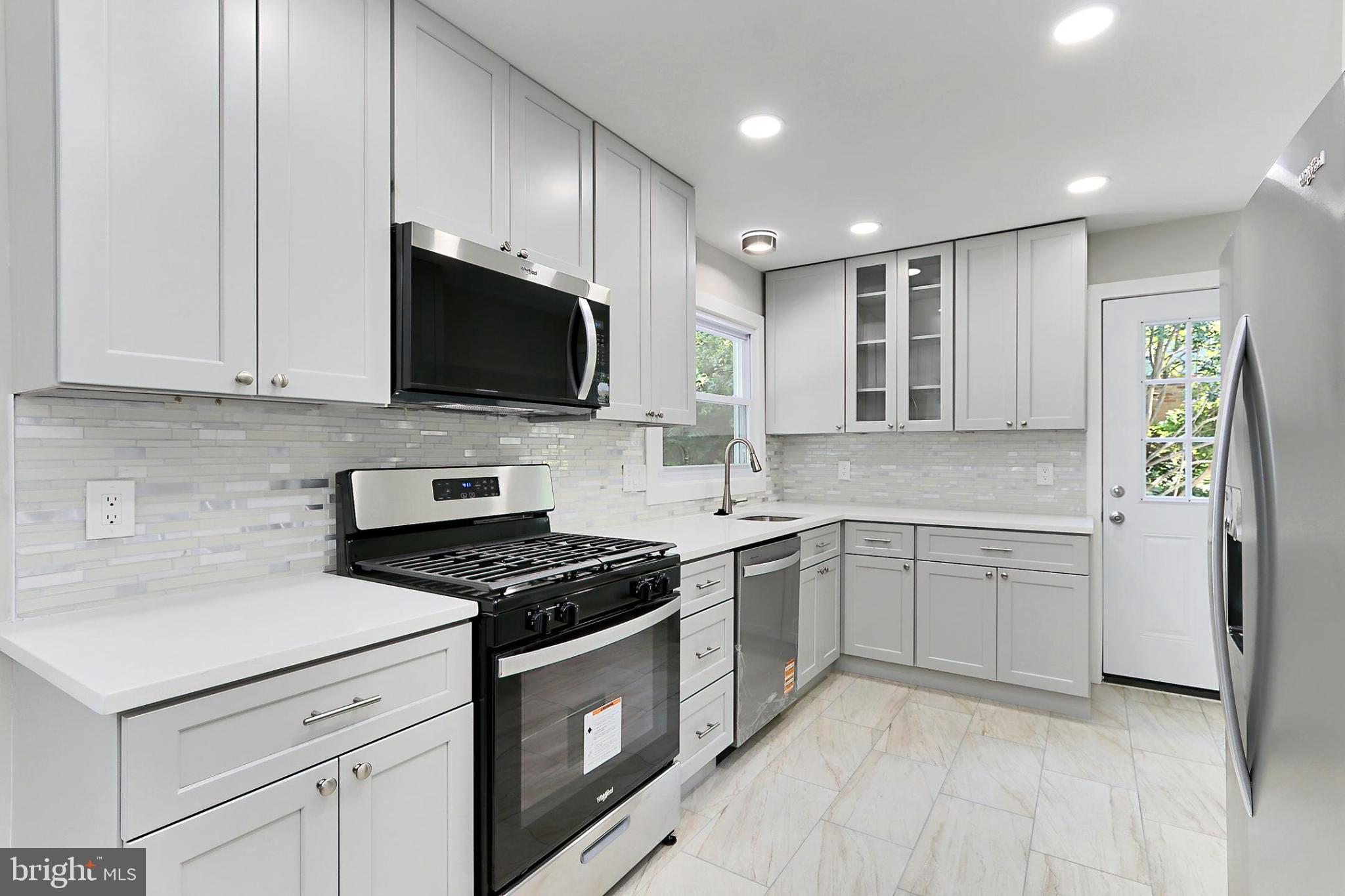 6500 RIVINGTON