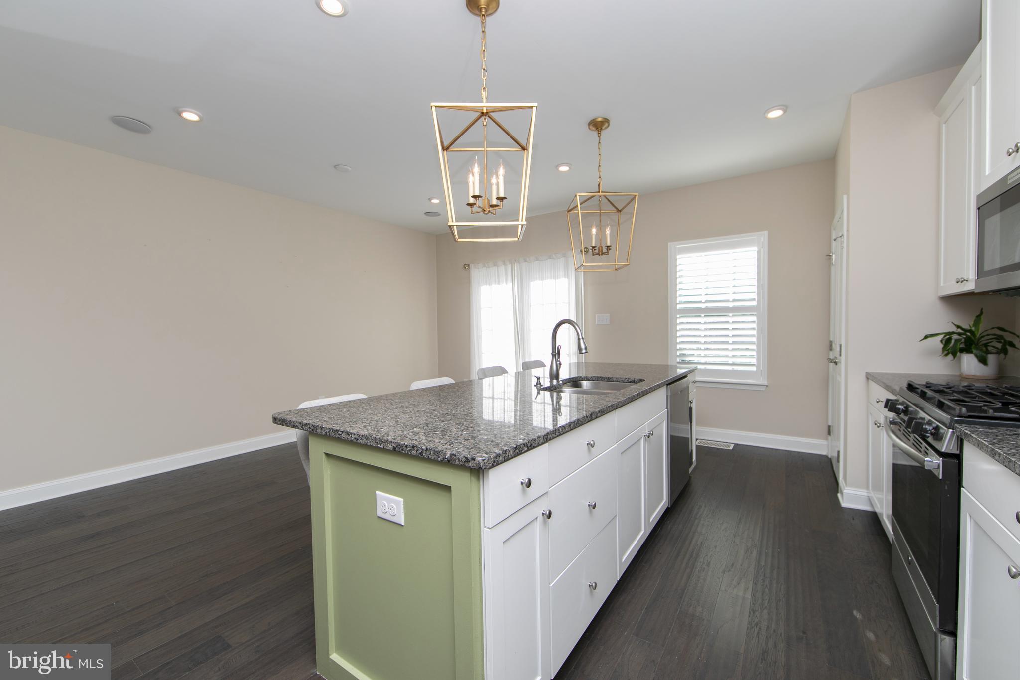 PINNACLE PLACE - Residential