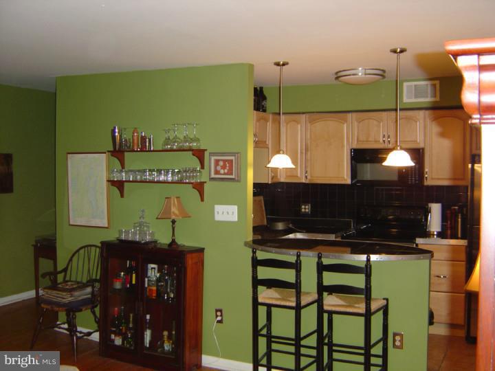 SOCIETY HILL - Residential Lease