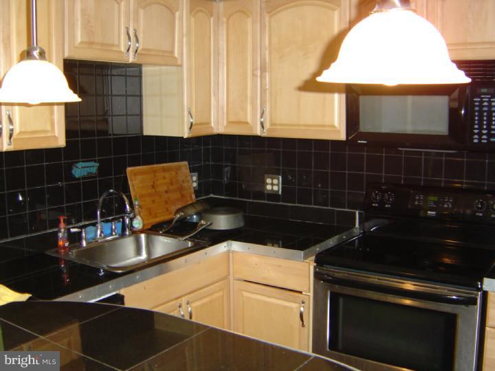 SOCIETY HILL - Residential Lease