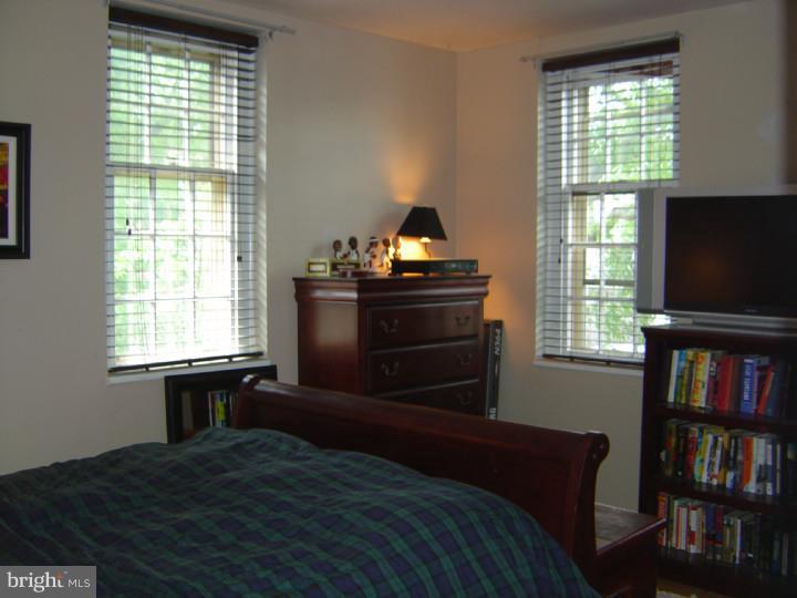 SOCIETY HILL - Residential Lease