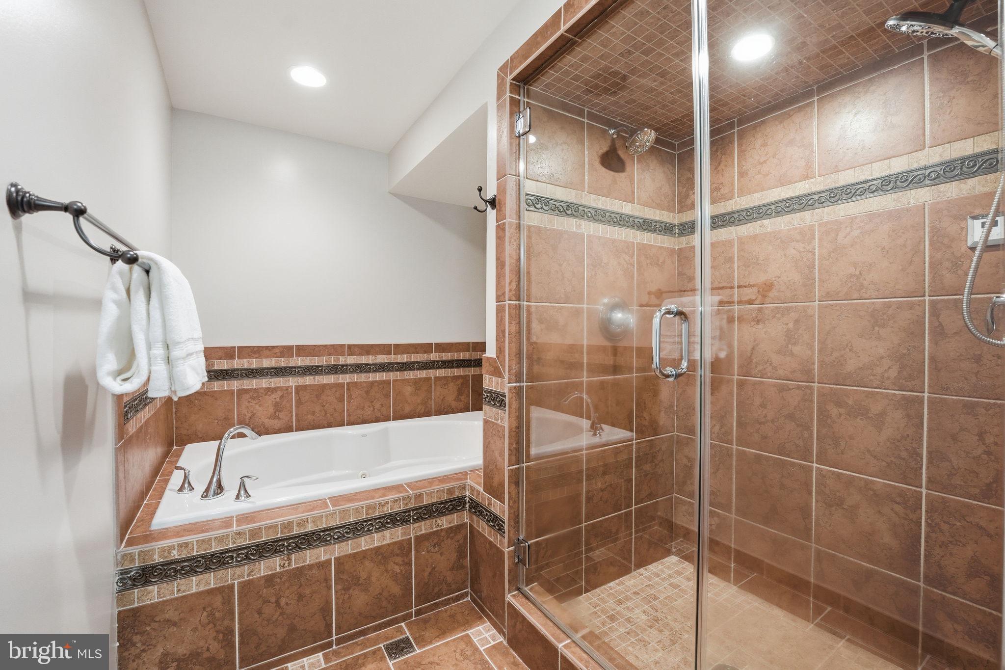 DOMINION VALLEY COUNTRY CLUB - Residential