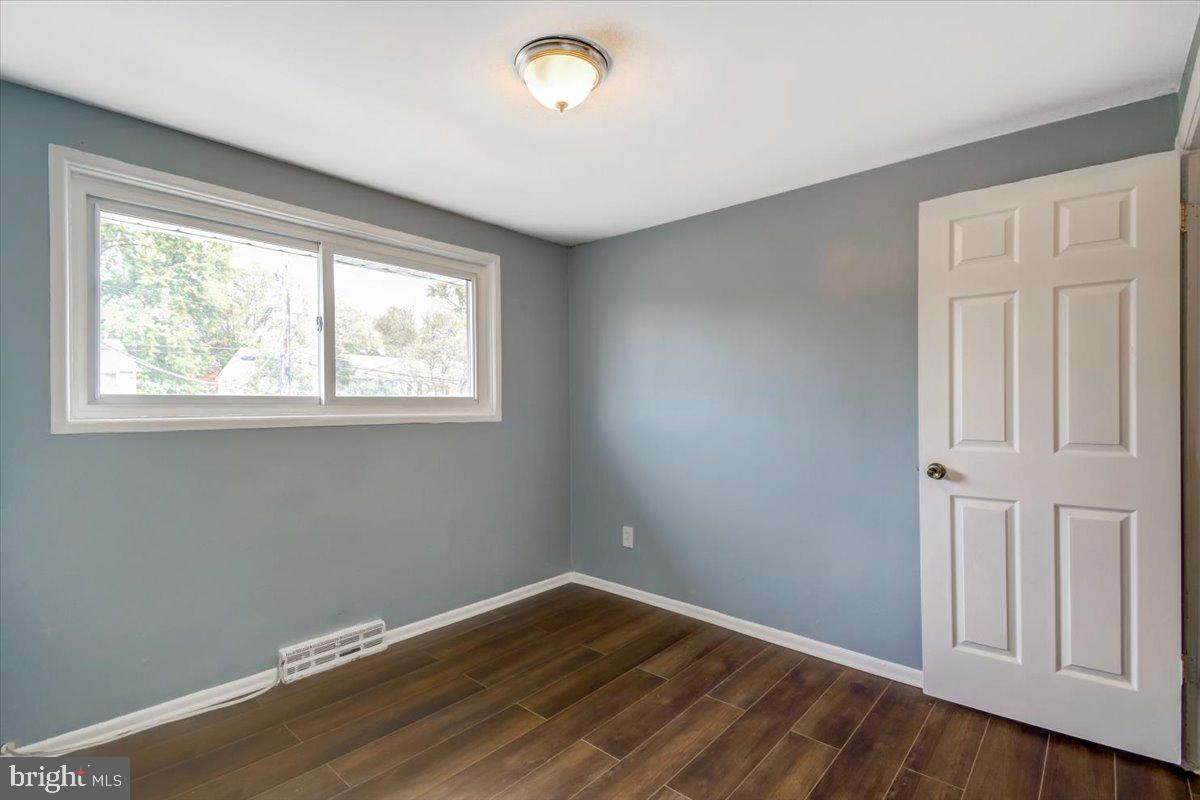 KENT VILLAGE - Residential