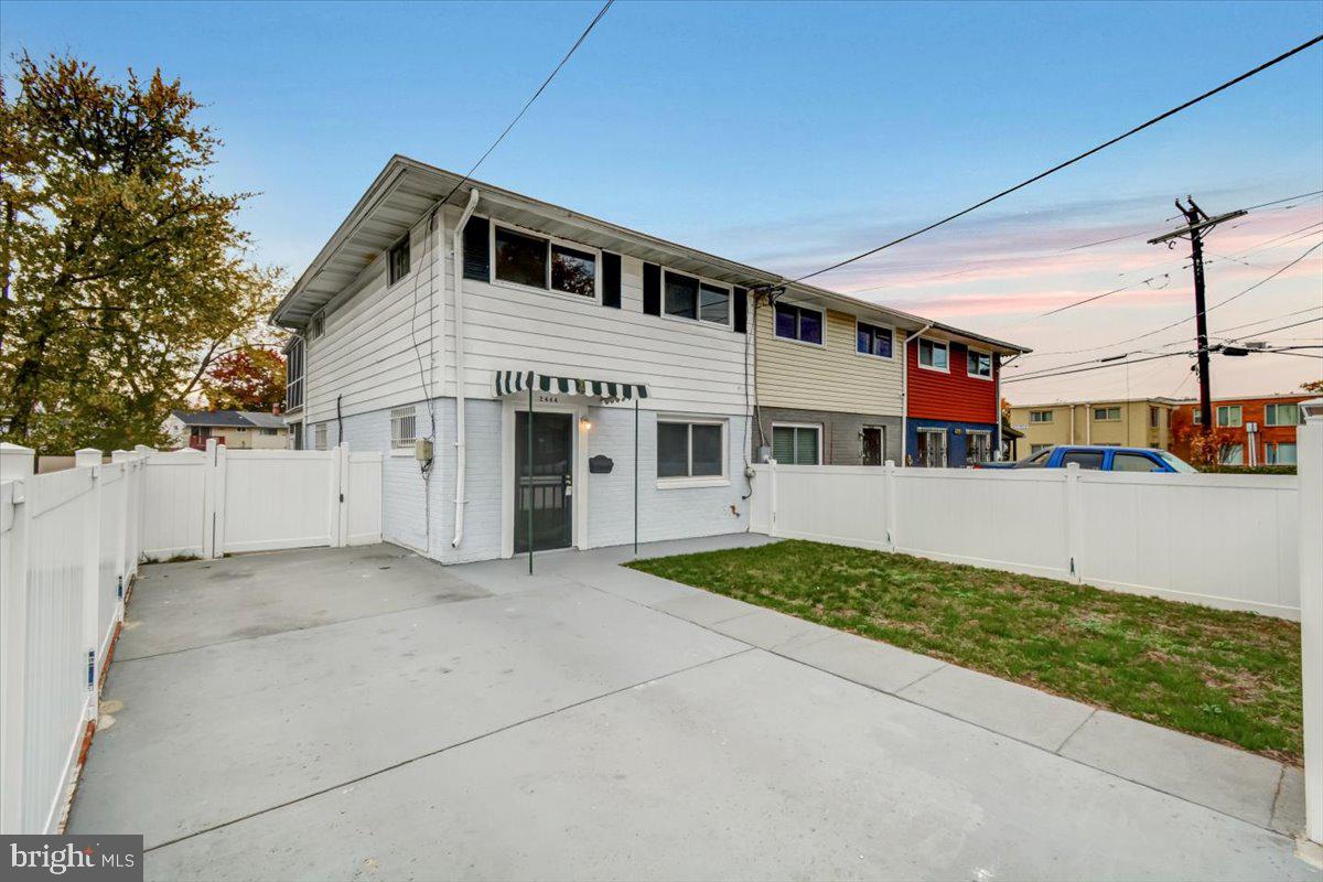 KENT VILLAGE - Residential