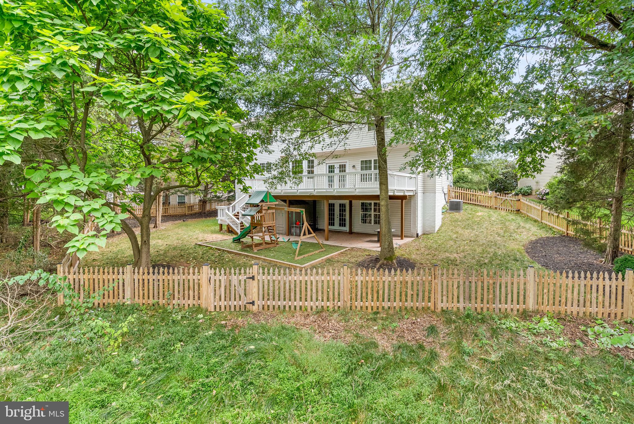 ASHBURN VILLAGE - Residential