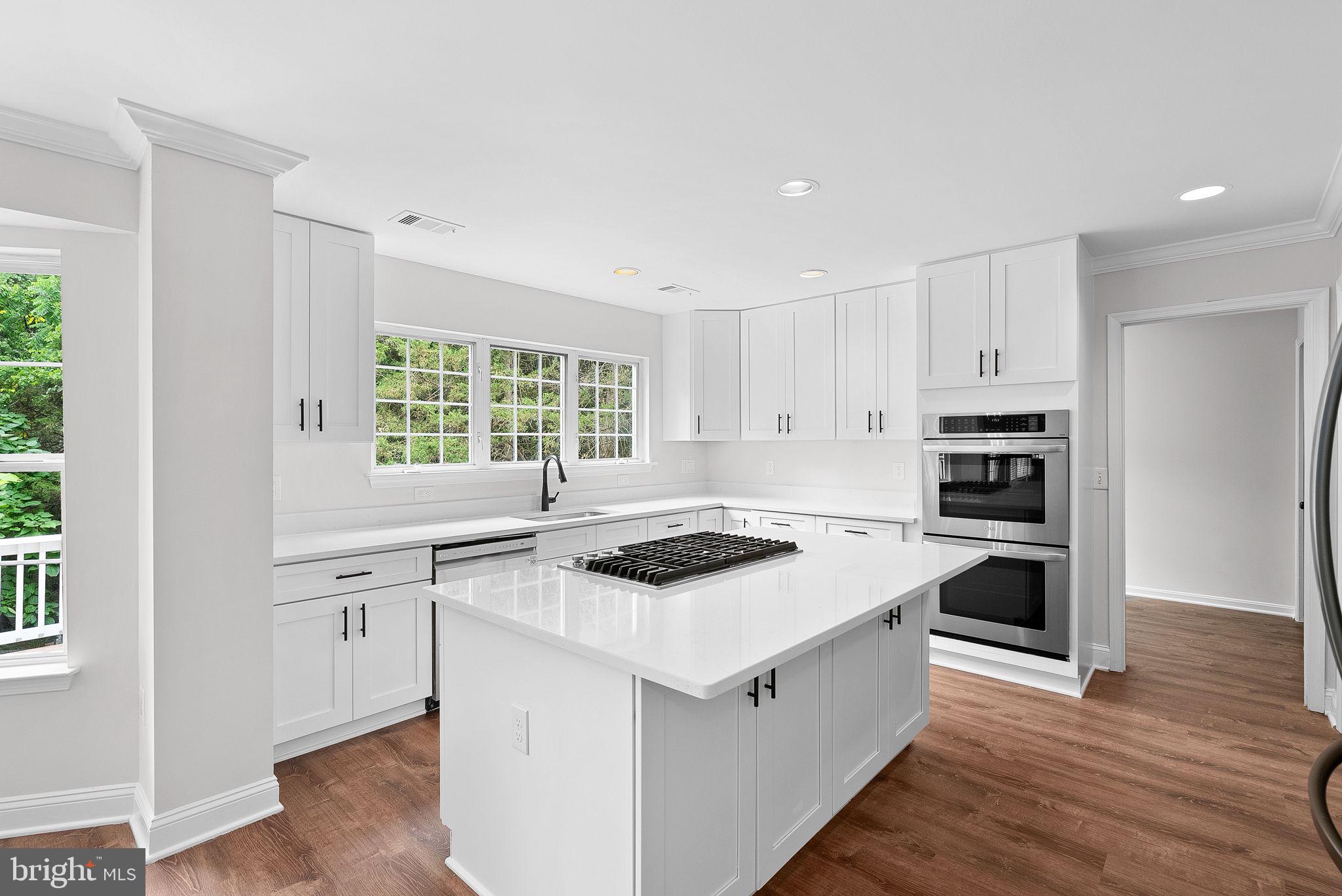 ASHBURN VILLAGE - Residential