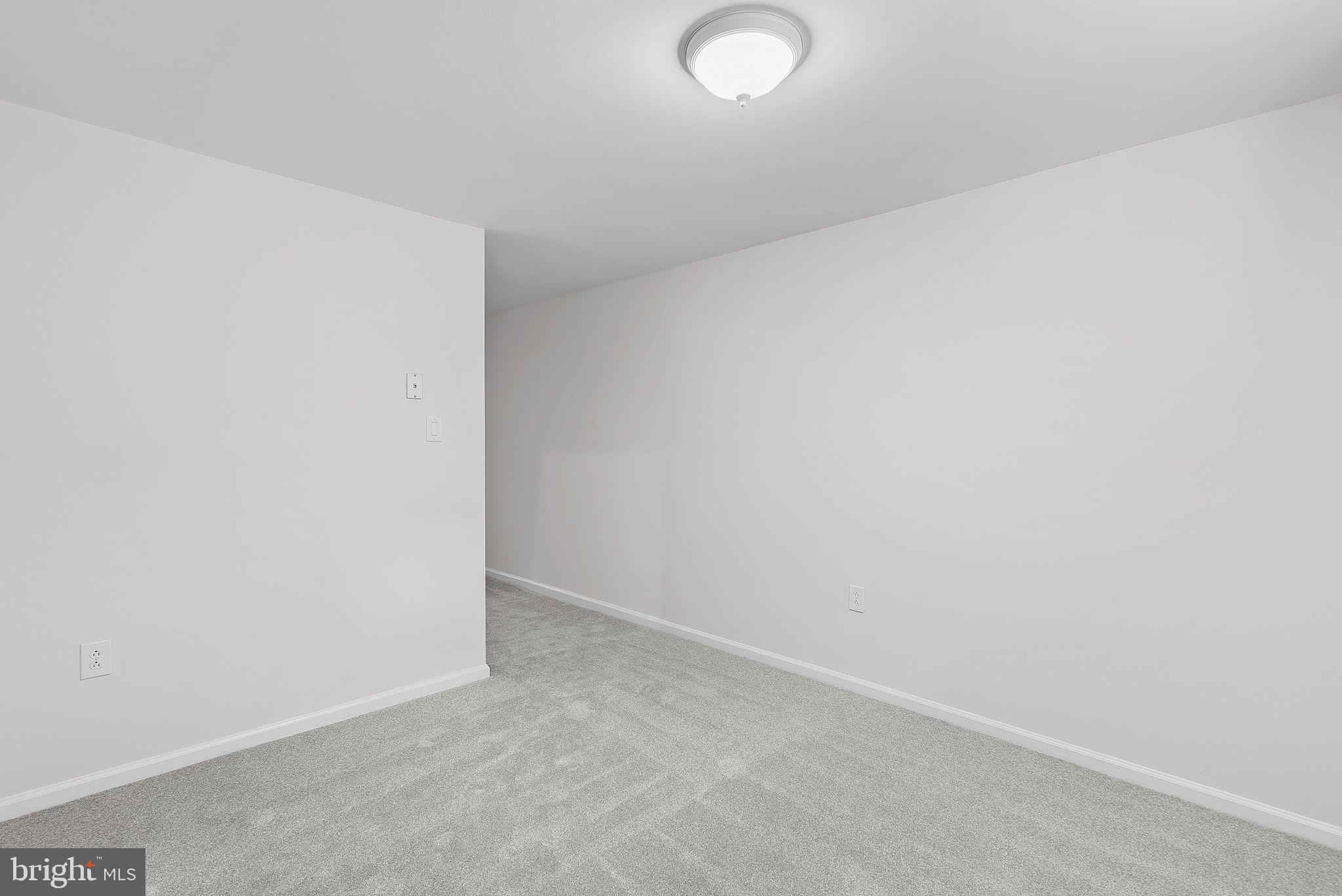 ASHBURN VILLAGE - Residential