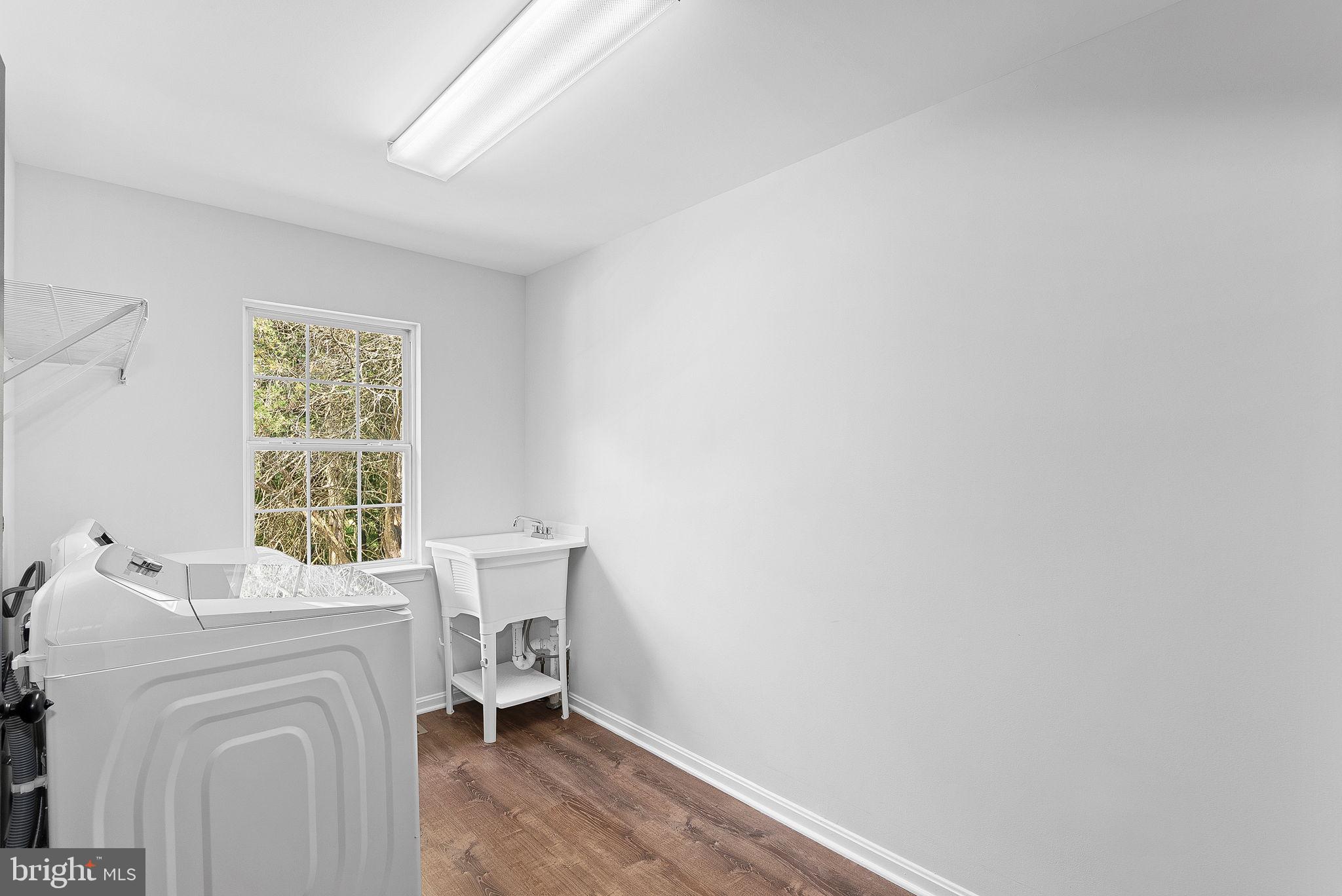 ASHBURN VILLAGE - Residential