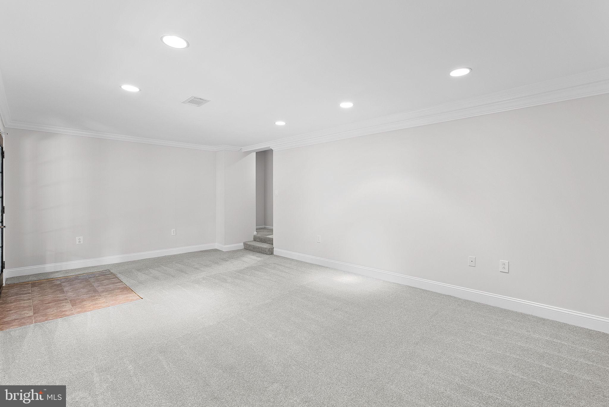 ASHBURN VILLAGE - Residential