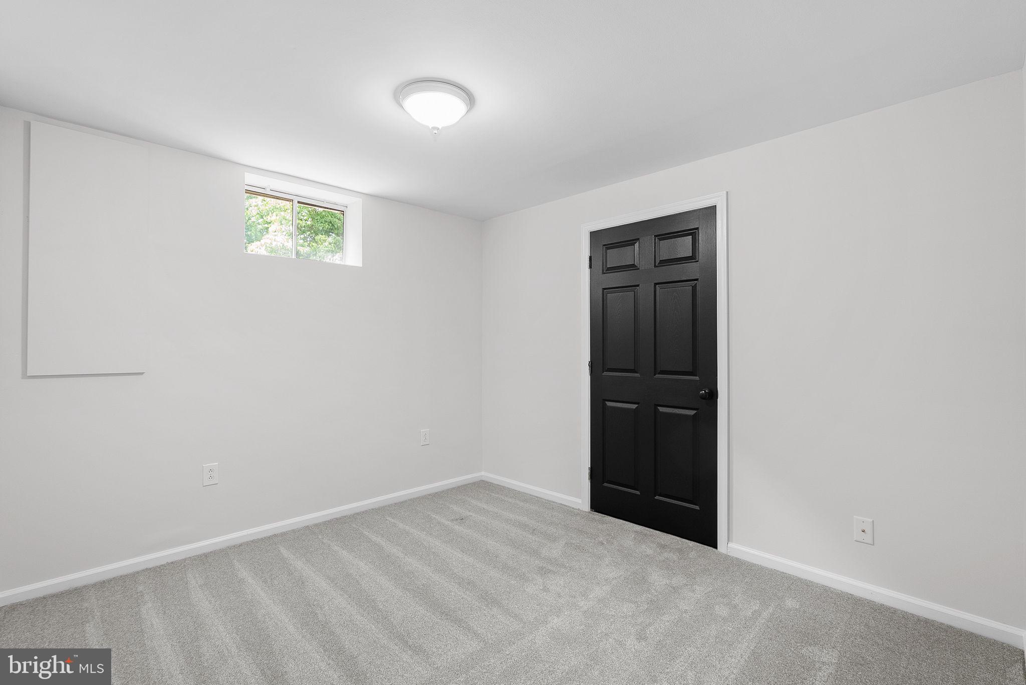 ASHBURN VILLAGE - Residential