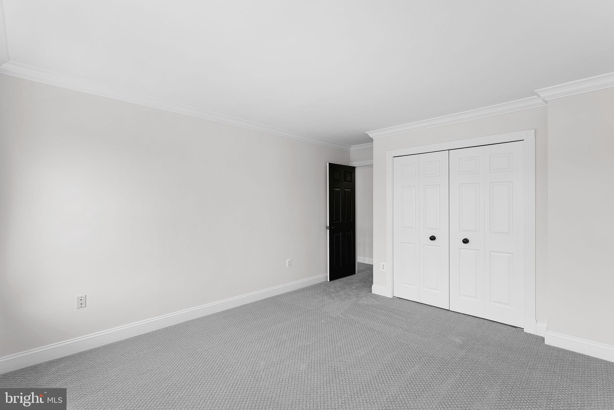 ASHBURN VILLAGE - Residential