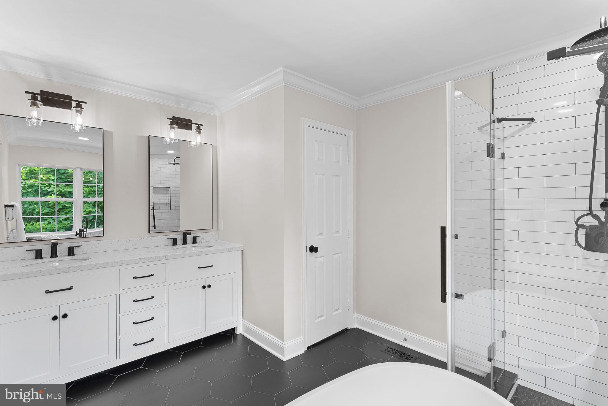 ASHBURN VILLAGE - Residential