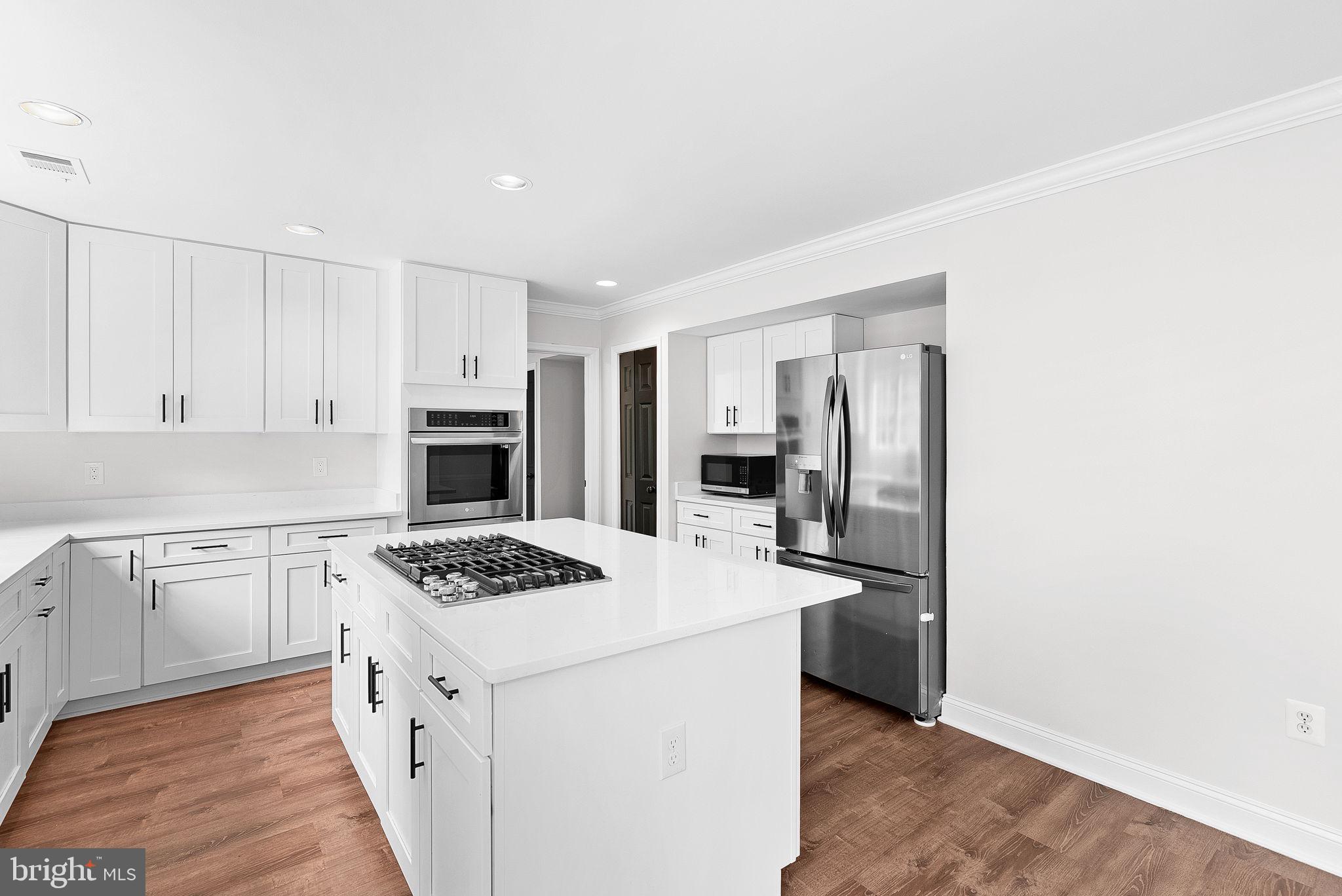 ASHBURN VILLAGE - Residential