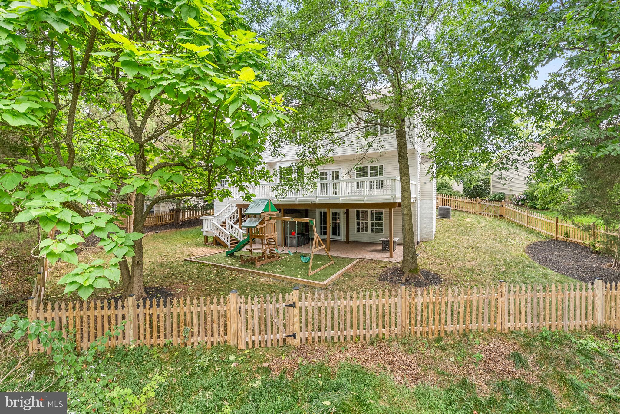 ASHBURN VILLAGE - Residential