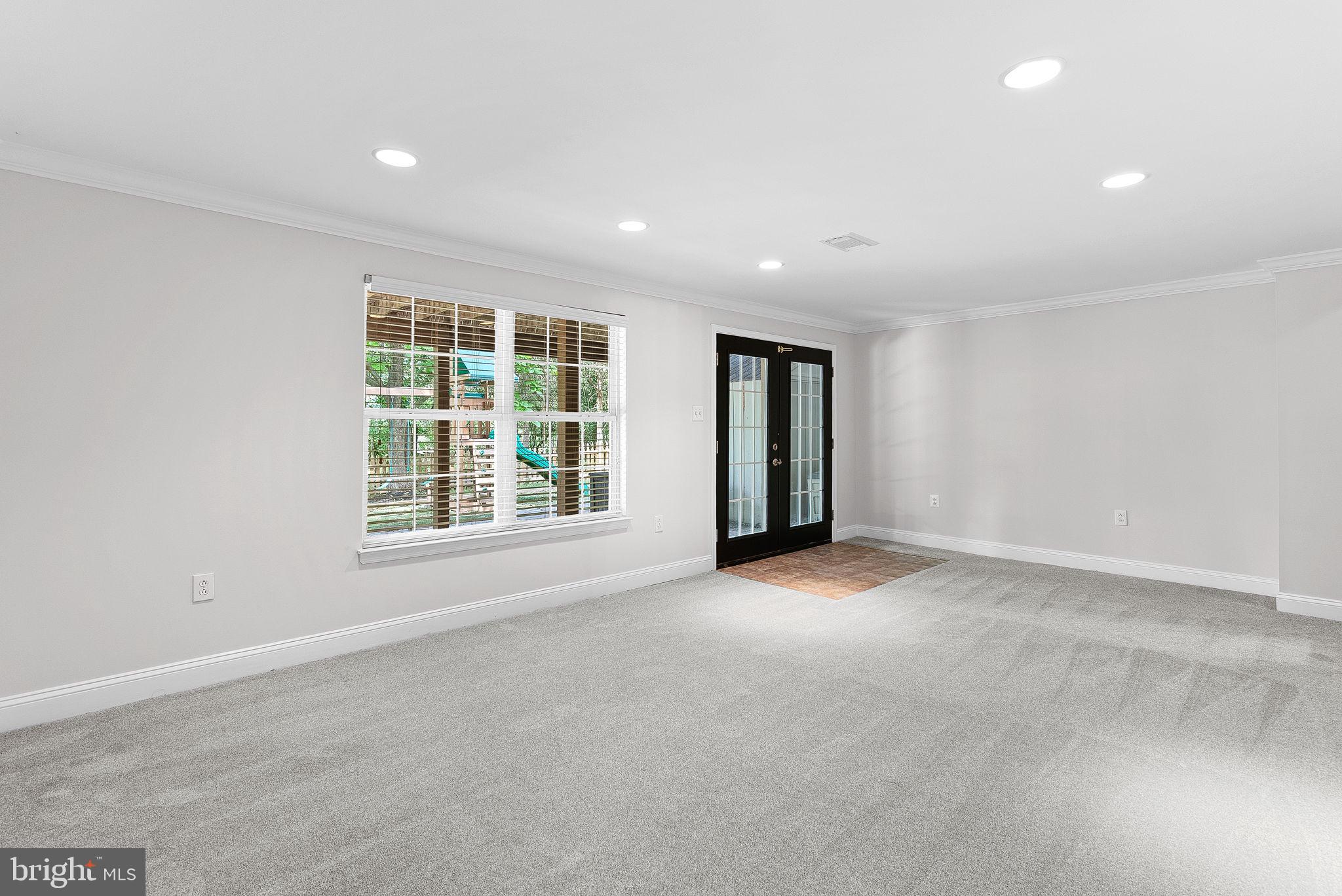 ASHBURN VILLAGE - Residential