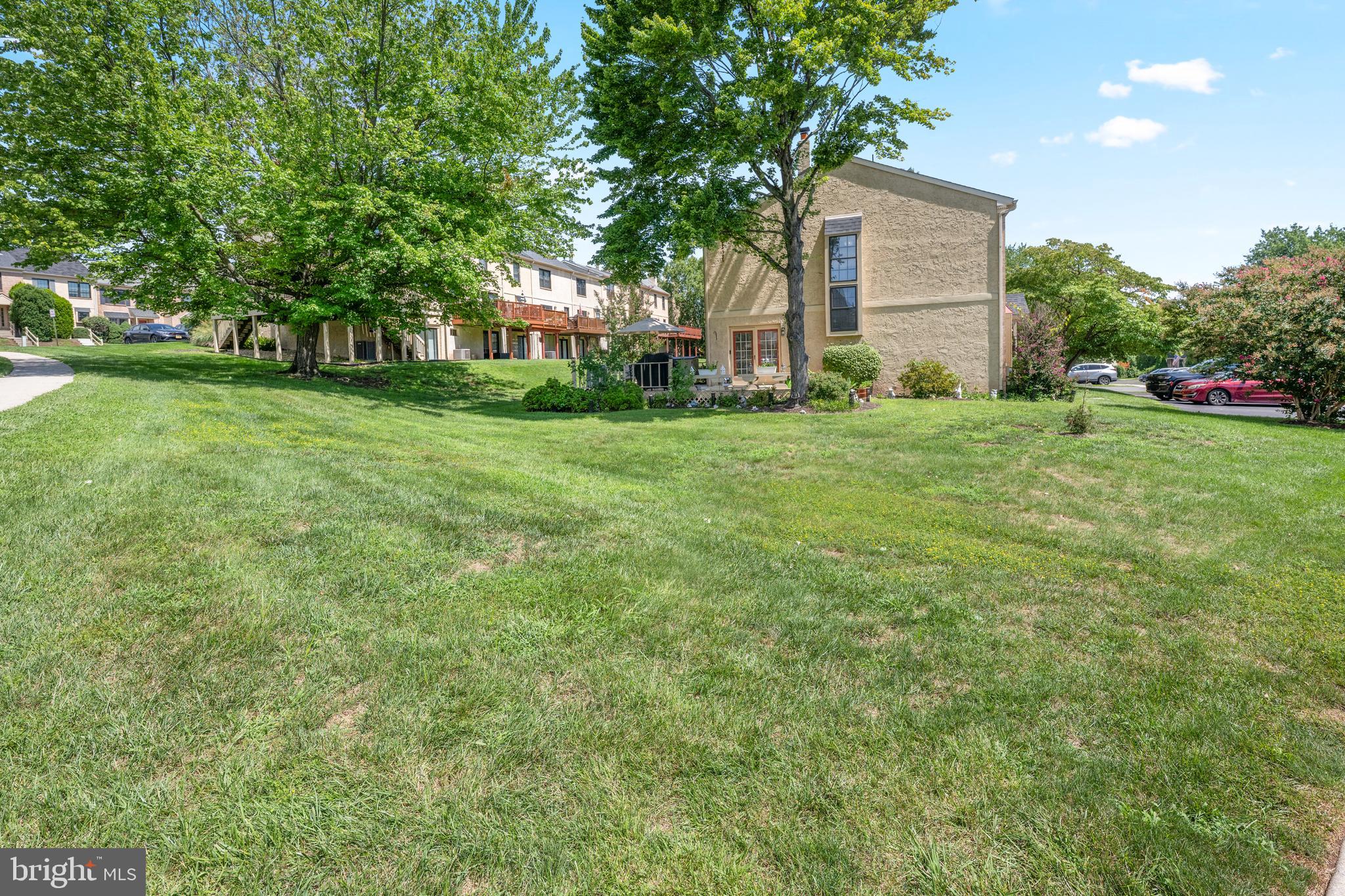 555 CANTERBURY ROAD