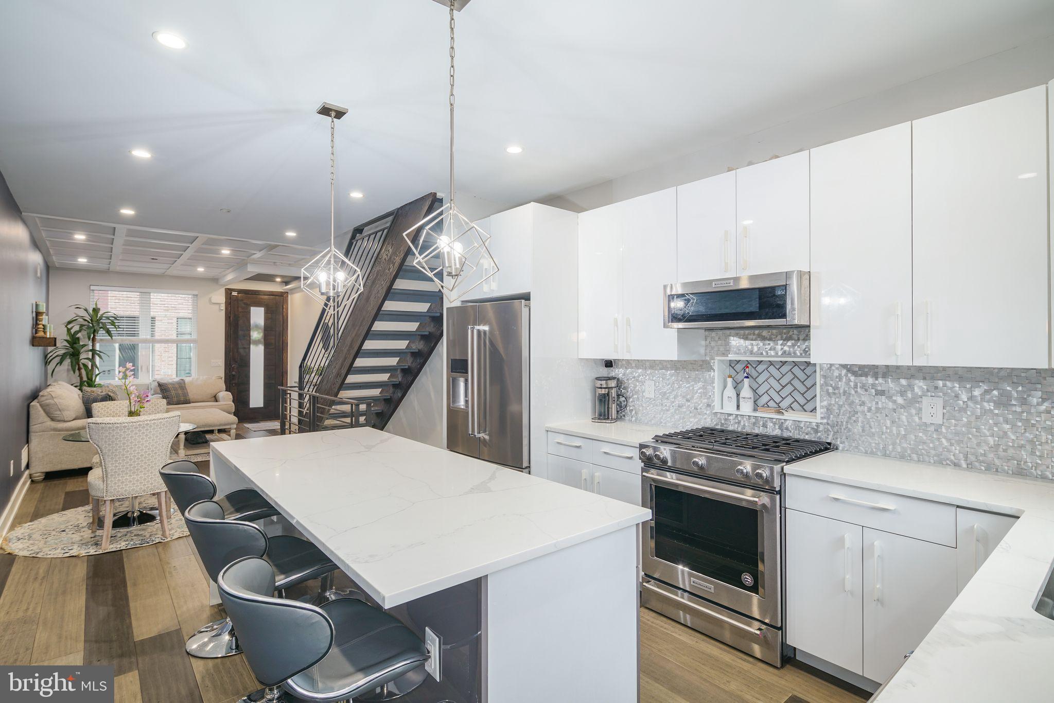 DICKINSON NARROWS - Residential