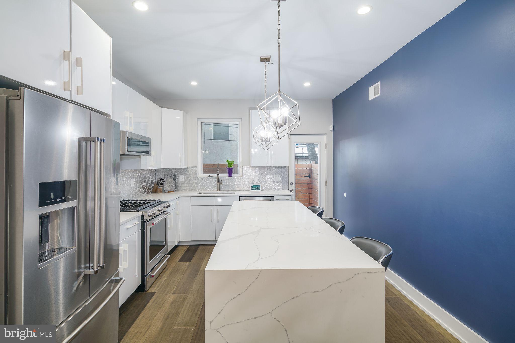 DICKINSON NARROWS - Residential