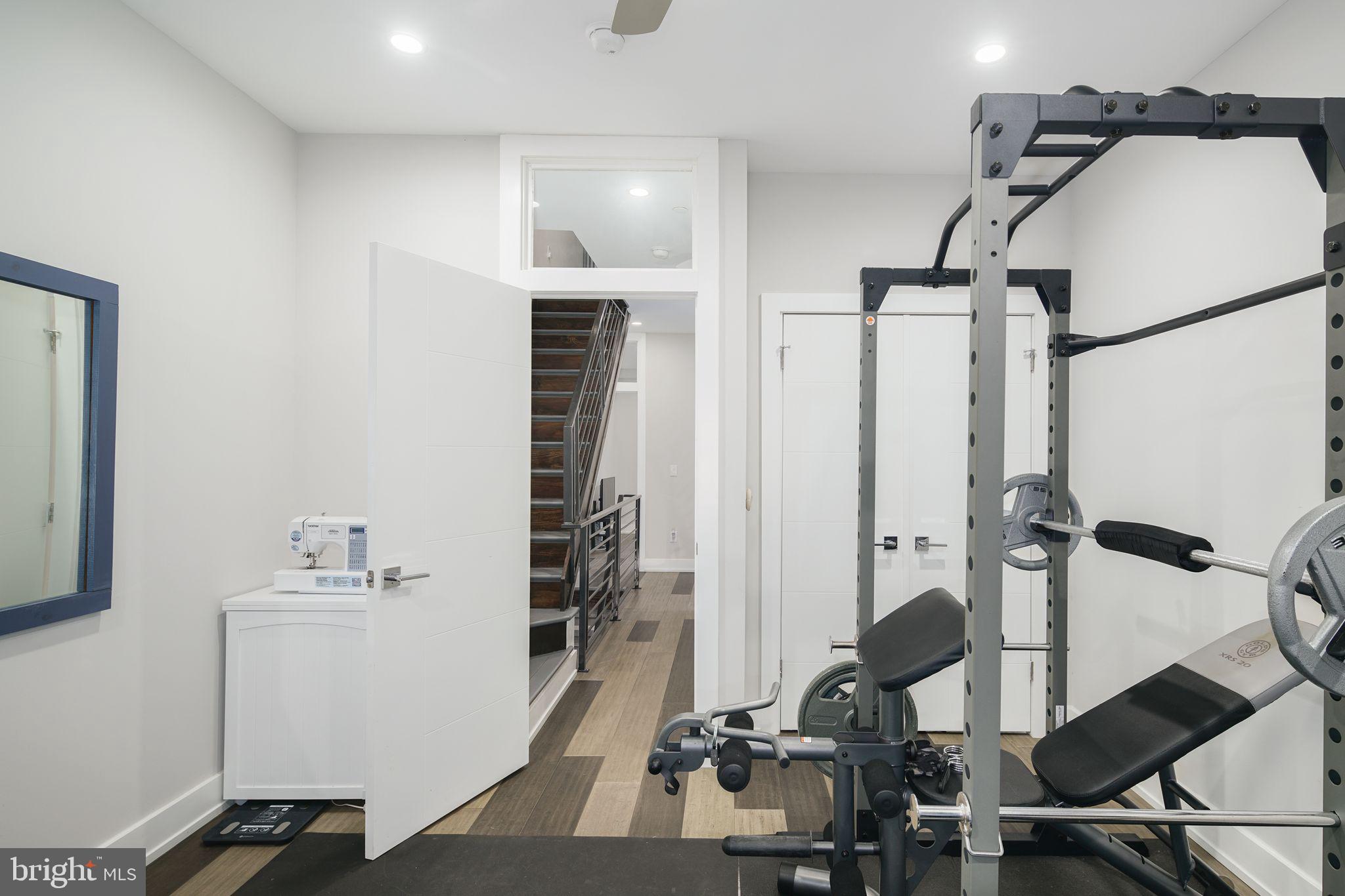 DICKINSON NARROWS - Residential