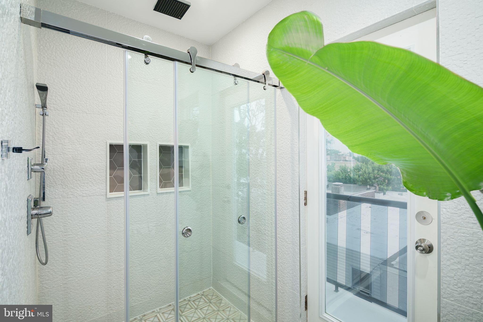 DICKINSON NARROWS - Residential