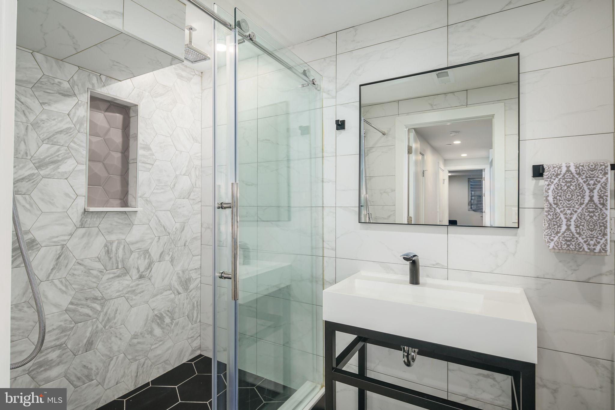 DICKINSON NARROWS - Residential