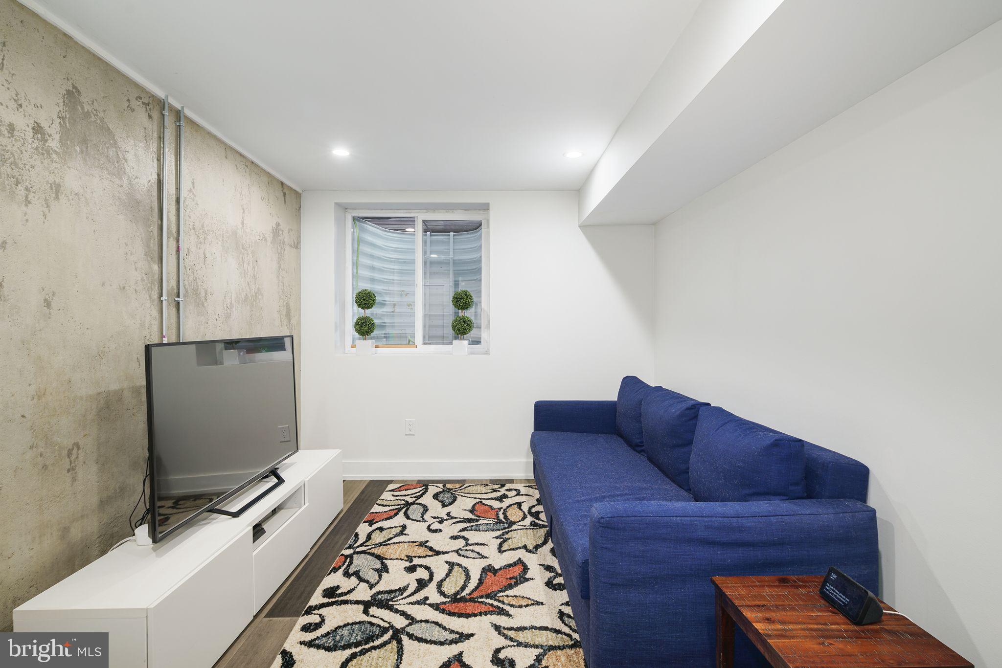 DICKINSON NARROWS - Residential