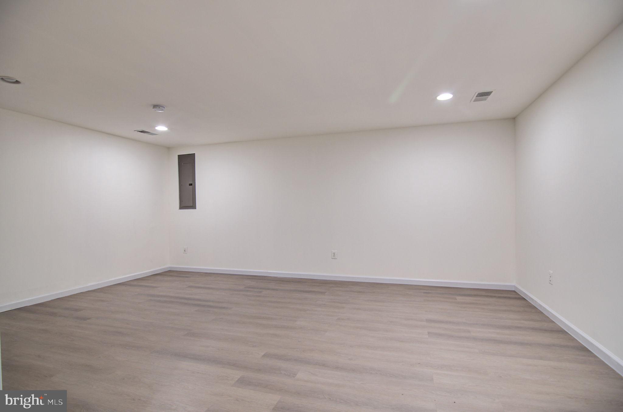 LAKE RIDGE - Residential