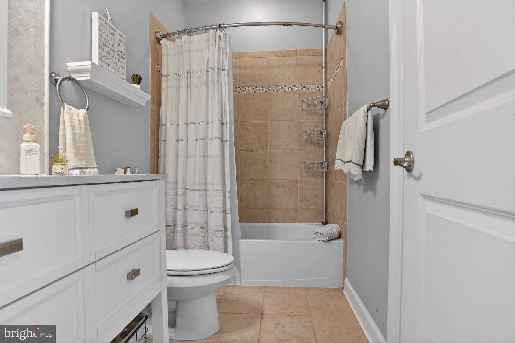 DEEP CREEK VILLAGE - Residential