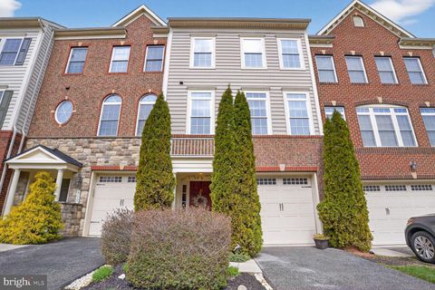 Townhouse For Sale - 512 Deep Creek View<br/> ANNAPOLIS, MD 21409