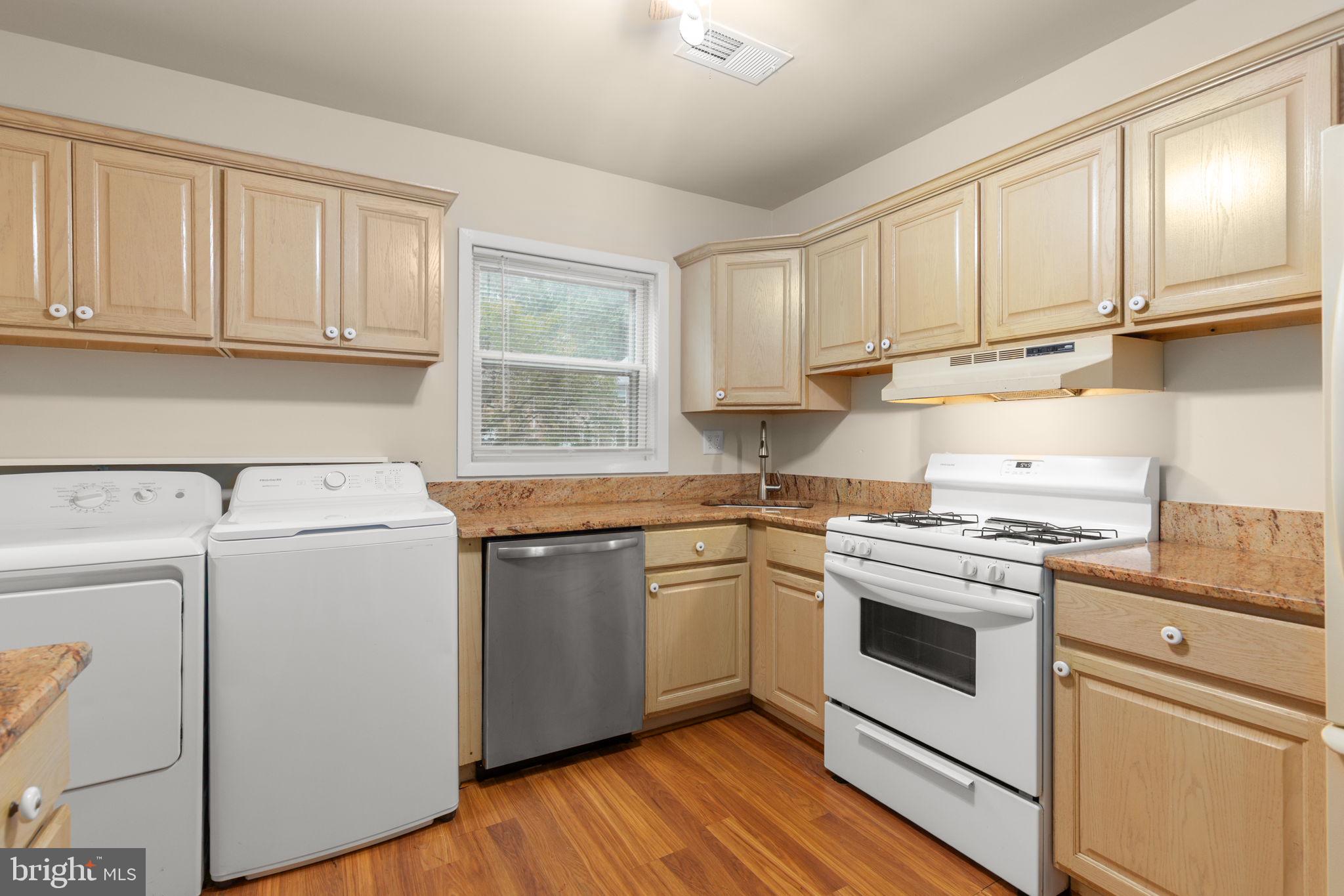 424 GREENBRIER COURT