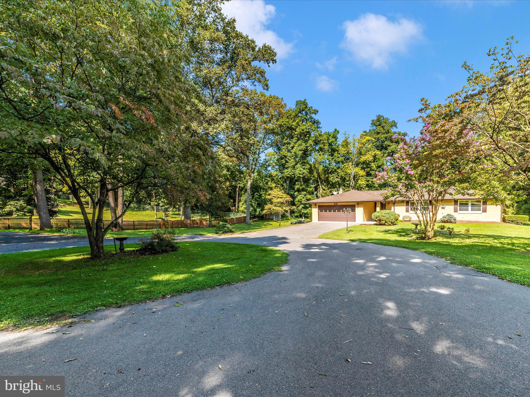 JEFFERSON OAKS - Residential