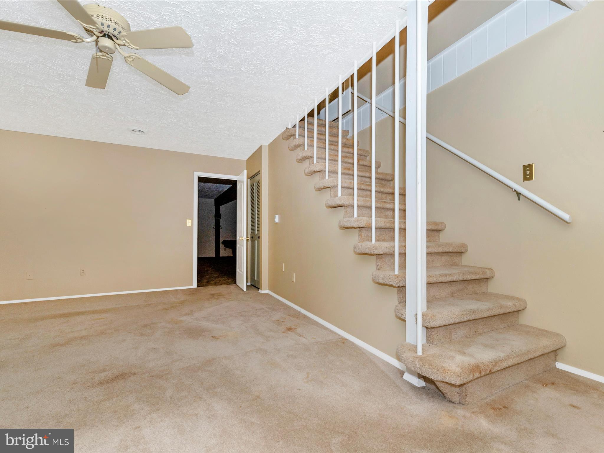 JEFFERSON OAKS - Residential