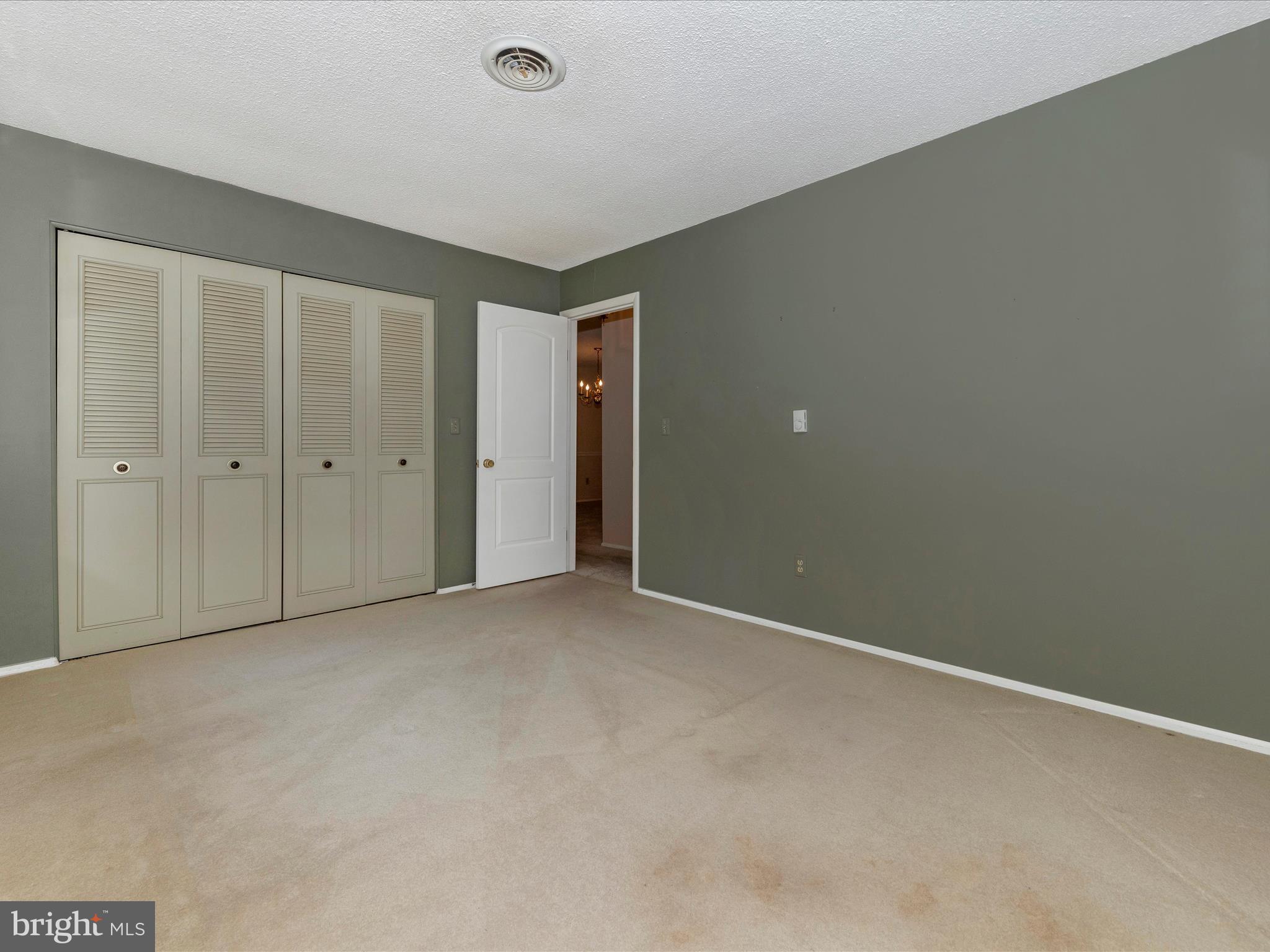 JEFFERSON OAKS - Residential