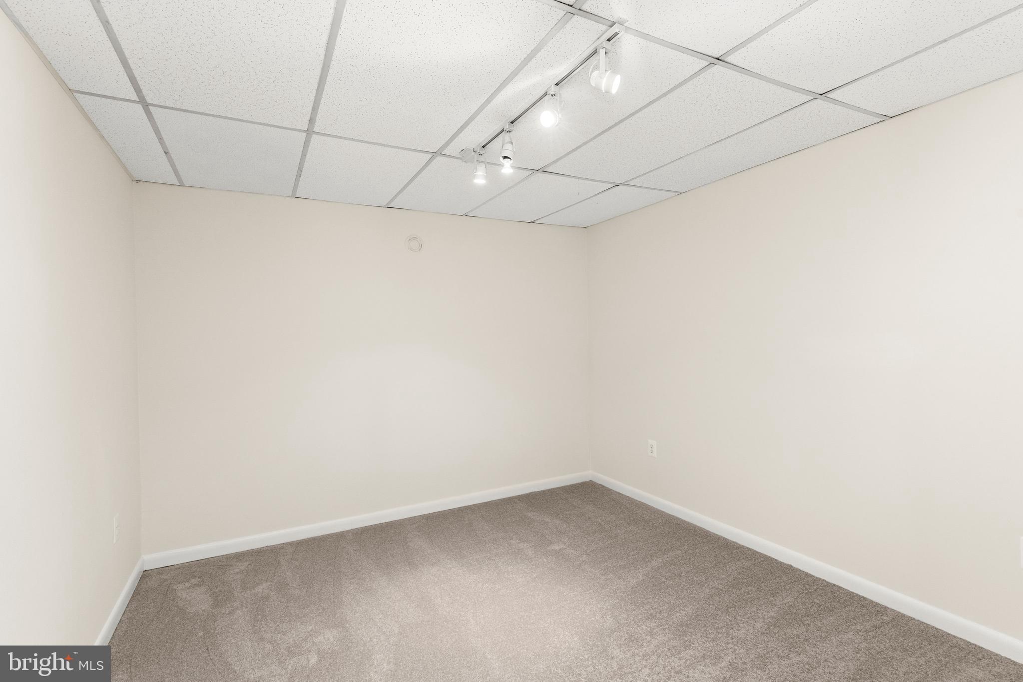 OAK SPRINGS - Residential